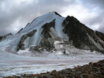 Верховья ледника Обручева. Гора Белый Парус.